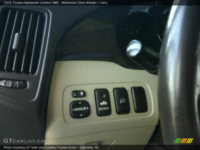 Millennium Silver Metallic / Ivory 2002 Toyota Highlander Limited 4WD