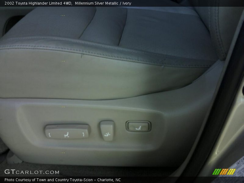 Millennium Silver Metallic / Ivory 2002 Toyota Highlander Limited 4WD