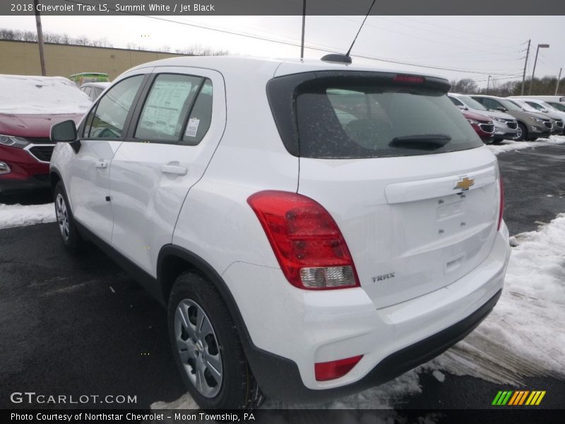 Summit White / Jet Black 2018 Chevrolet Trax LS