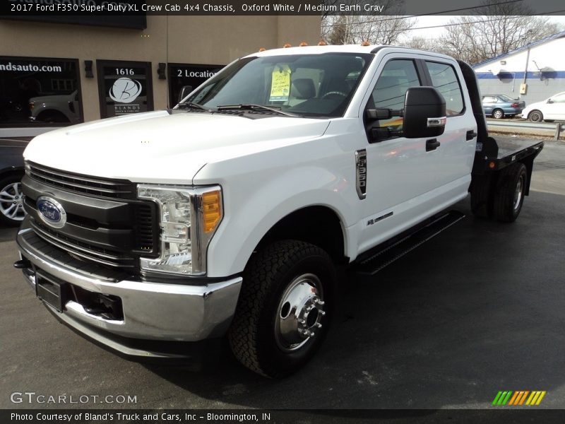 Oxford White / Medium Earth Gray 2017 Ford F350 Super Duty XL Crew Cab 4x4 Chassis