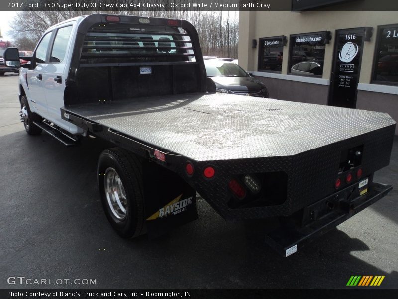 Oxford White / Medium Earth Gray 2017 Ford F350 Super Duty XL Crew Cab 4x4 Chassis