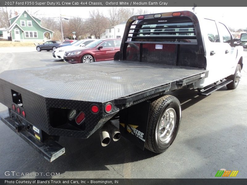 Oxford White / Medium Earth Gray 2017 Ford F350 Super Duty XL Crew Cab 4x4 Chassis