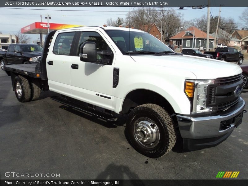 Oxford White / Medium Earth Gray 2017 Ford F350 Super Duty XL Crew Cab 4x4 Chassis
