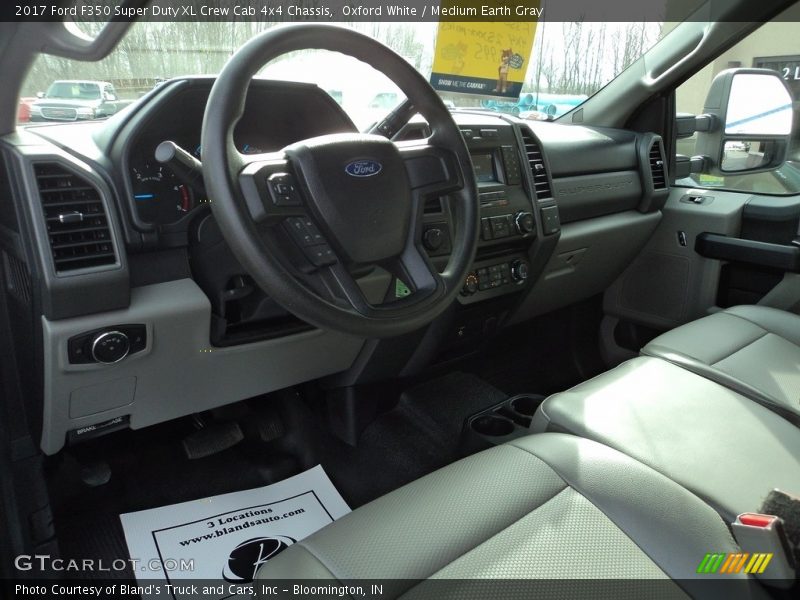 Oxford White / Medium Earth Gray 2017 Ford F350 Super Duty XL Crew Cab 4x4 Chassis