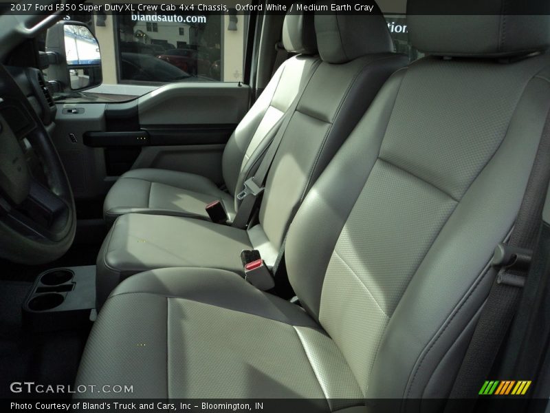 Oxford White / Medium Earth Gray 2017 Ford F350 Super Duty XL Crew Cab 4x4 Chassis