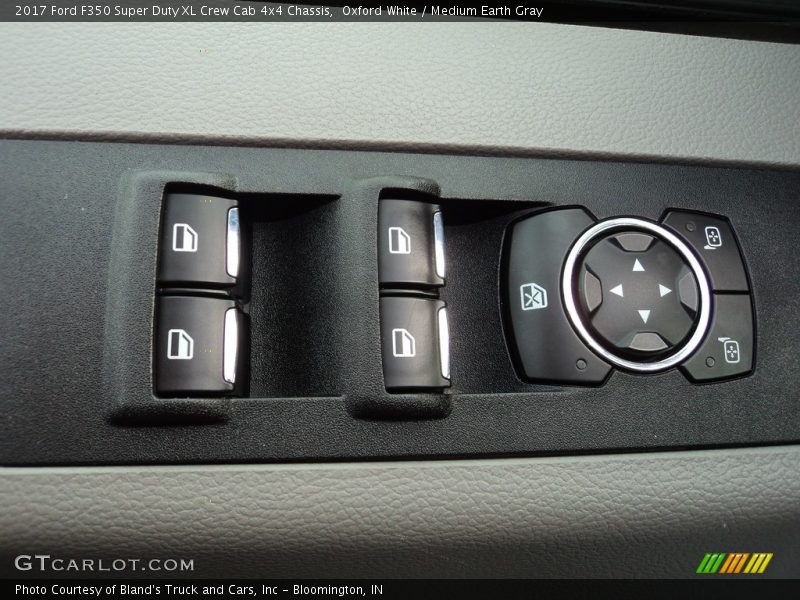 Oxford White / Medium Earth Gray 2017 Ford F350 Super Duty XL Crew Cab 4x4 Chassis