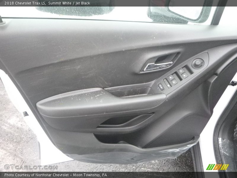 Summit White / Jet Black 2018 Chevrolet Trax LS