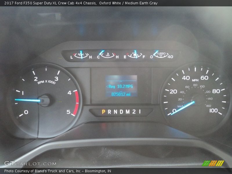 Oxford White / Medium Earth Gray 2017 Ford F350 Super Duty XL Crew Cab 4x4 Chassis