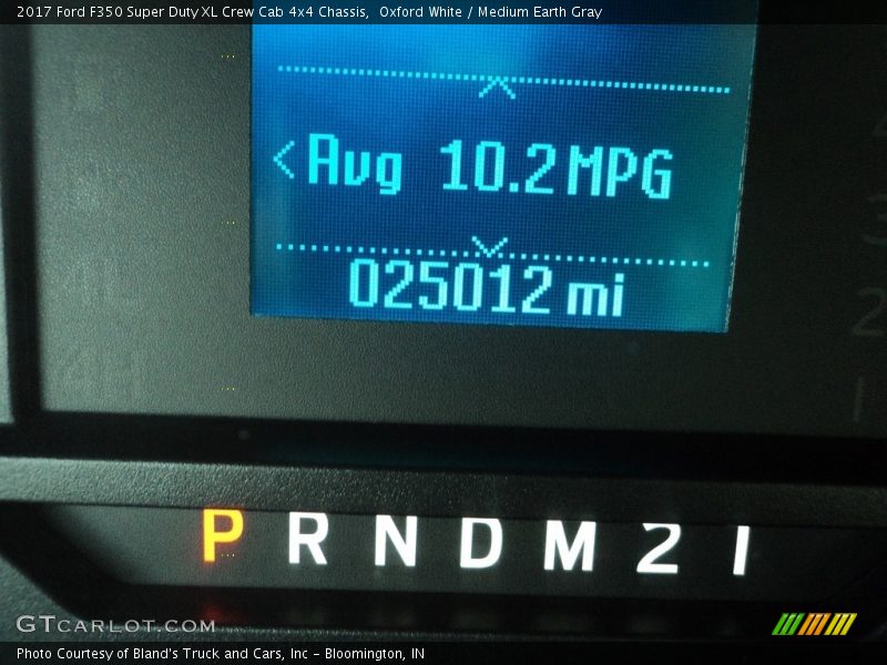 Oxford White / Medium Earth Gray 2017 Ford F350 Super Duty XL Crew Cab 4x4 Chassis