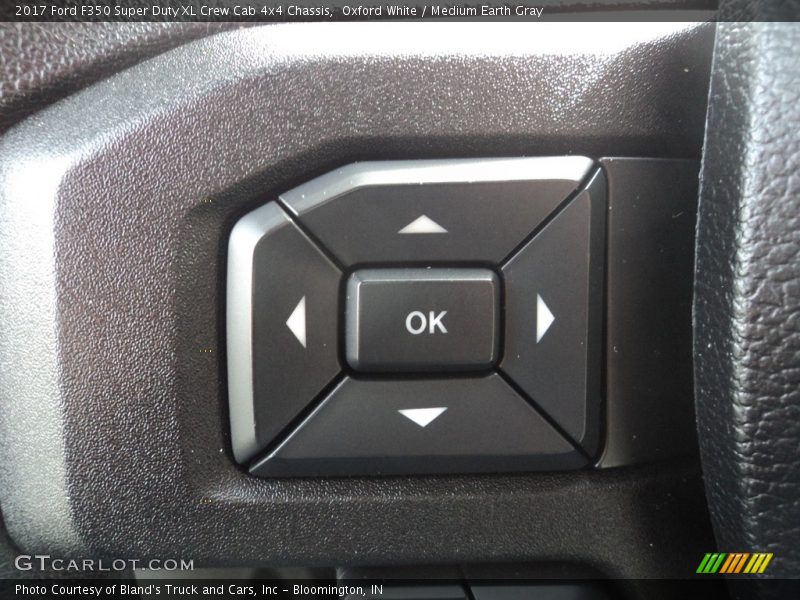 Oxford White / Medium Earth Gray 2017 Ford F350 Super Duty XL Crew Cab 4x4 Chassis