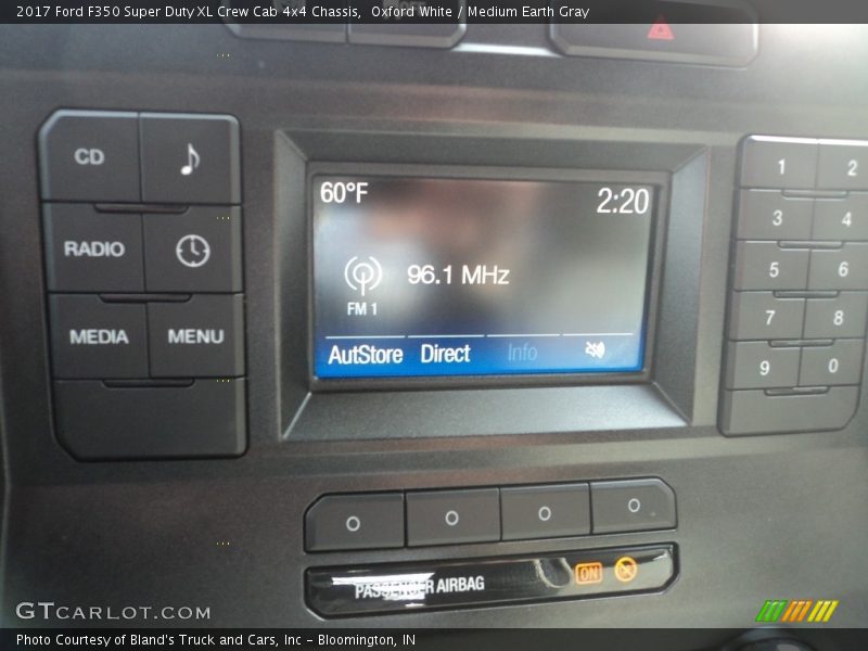 Oxford White / Medium Earth Gray 2017 Ford F350 Super Duty XL Crew Cab 4x4 Chassis