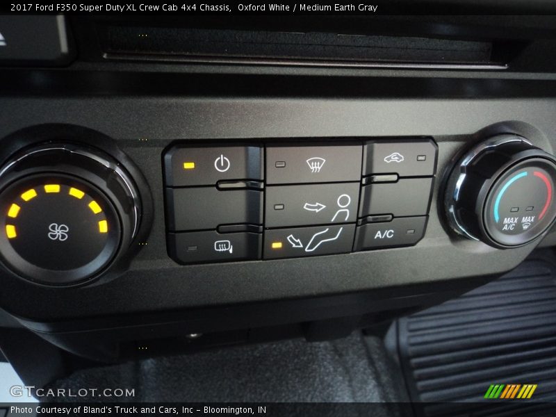 Oxford White / Medium Earth Gray 2017 Ford F350 Super Duty XL Crew Cab 4x4 Chassis