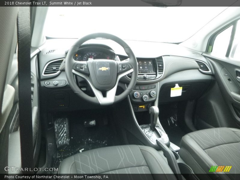 Summit White / Jet Black 2018 Chevrolet Trax LT