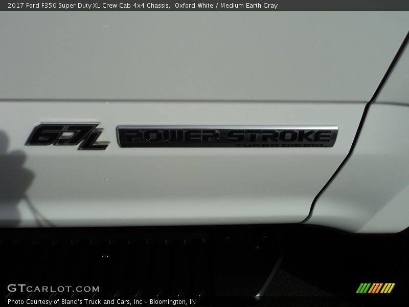 Oxford White / Medium Earth Gray 2017 Ford F350 Super Duty XL Crew Cab 4x4 Chassis