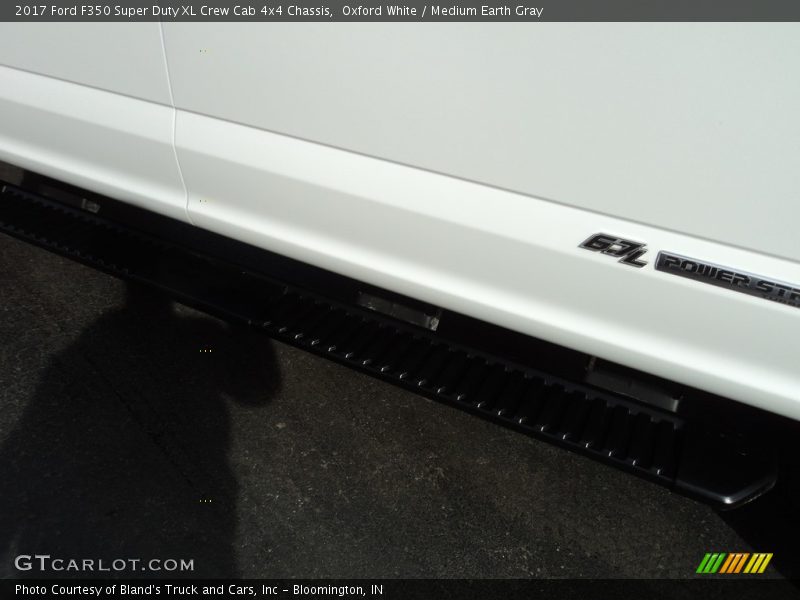 Oxford White / Medium Earth Gray 2017 Ford F350 Super Duty XL Crew Cab 4x4 Chassis