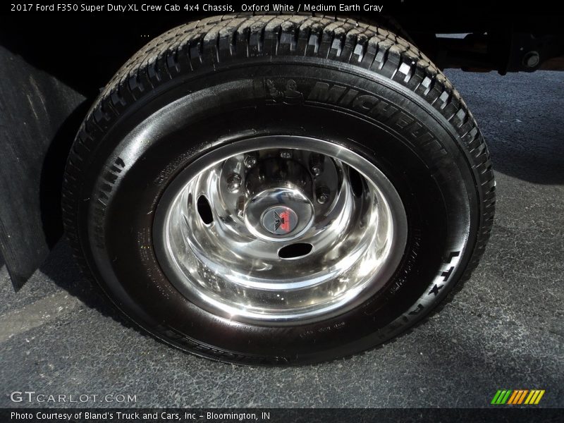 Oxford White / Medium Earth Gray 2017 Ford F350 Super Duty XL Crew Cab 4x4 Chassis