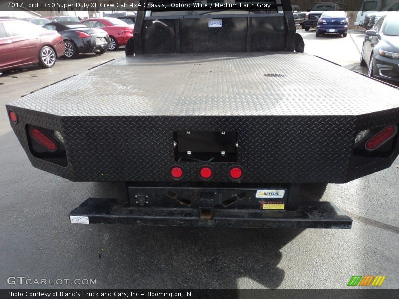 Oxford White / Medium Earth Gray 2017 Ford F350 Super Duty XL Crew Cab 4x4 Chassis