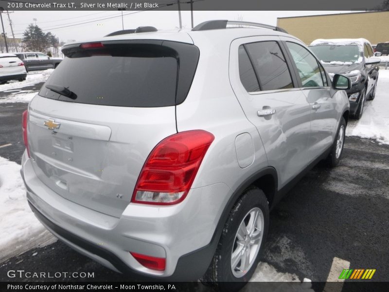 Silver Ice Metallic / Jet Black 2018 Chevrolet Trax LT