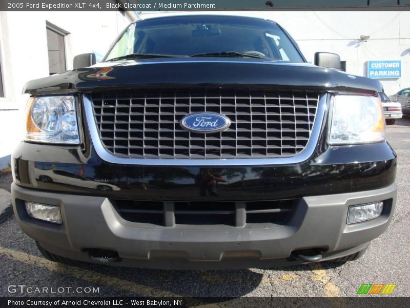 Black Clearcoat / Medium Parchment 2005 Ford Expedition XLT 4x4