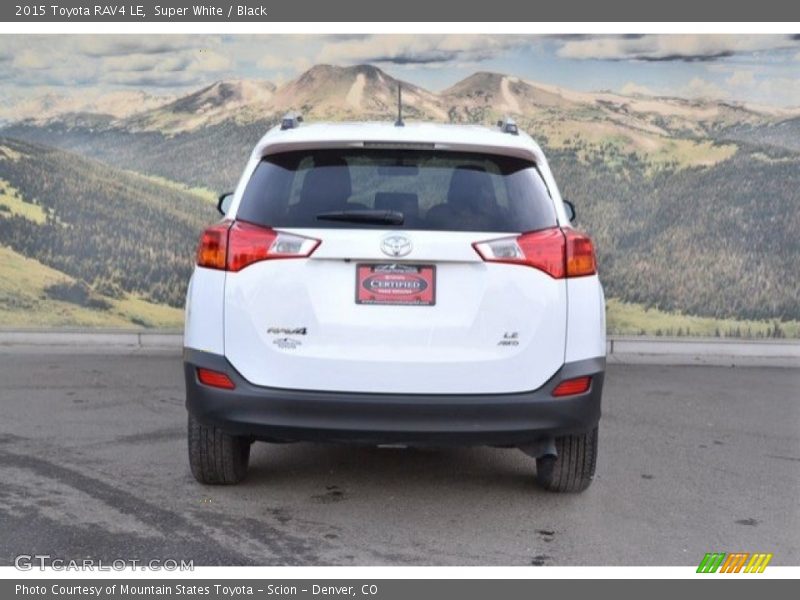 Super White / Black 2015 Toyota RAV4 LE