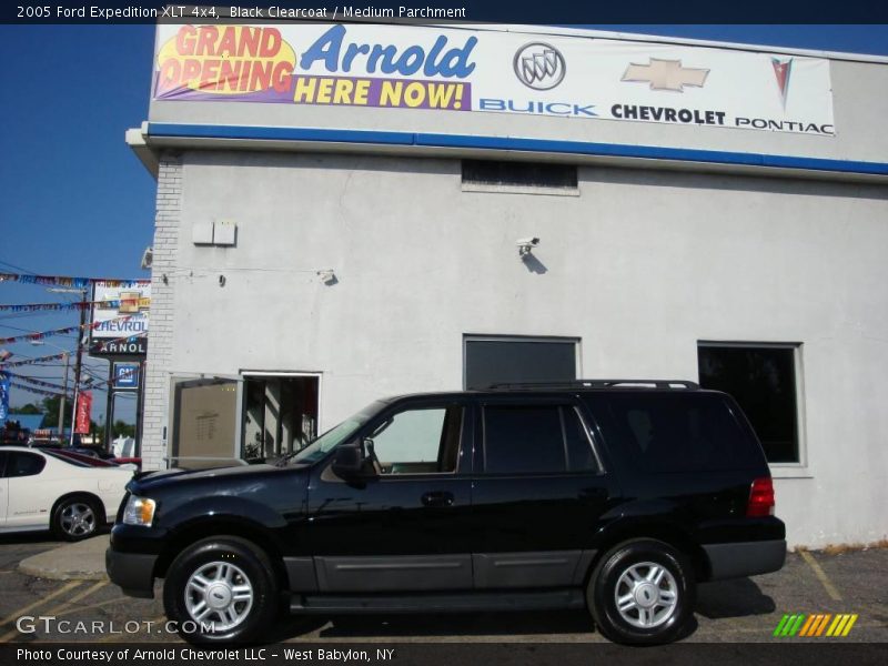Black Clearcoat / Medium Parchment 2005 Ford Expedition XLT 4x4