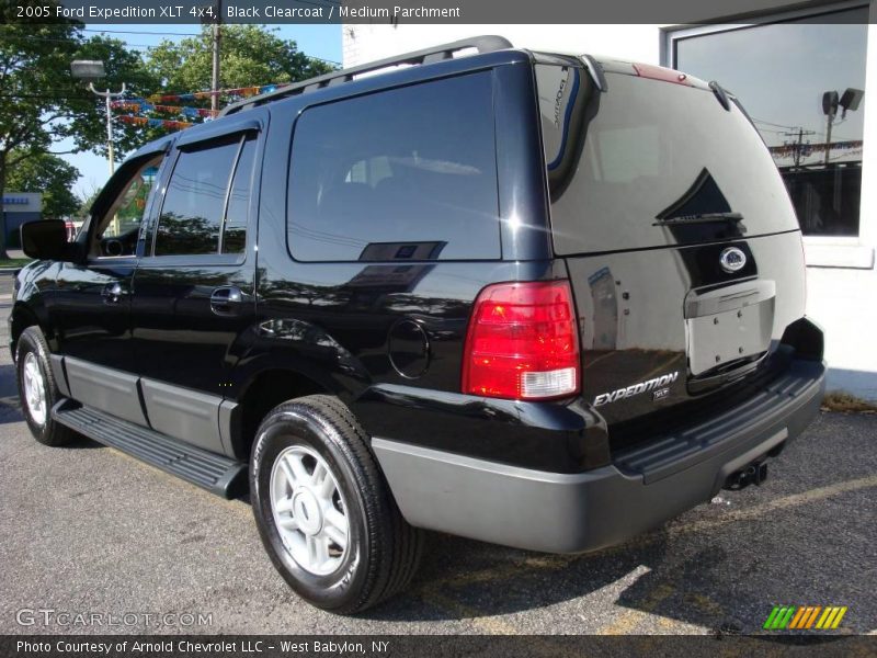 Black Clearcoat / Medium Parchment 2005 Ford Expedition XLT 4x4