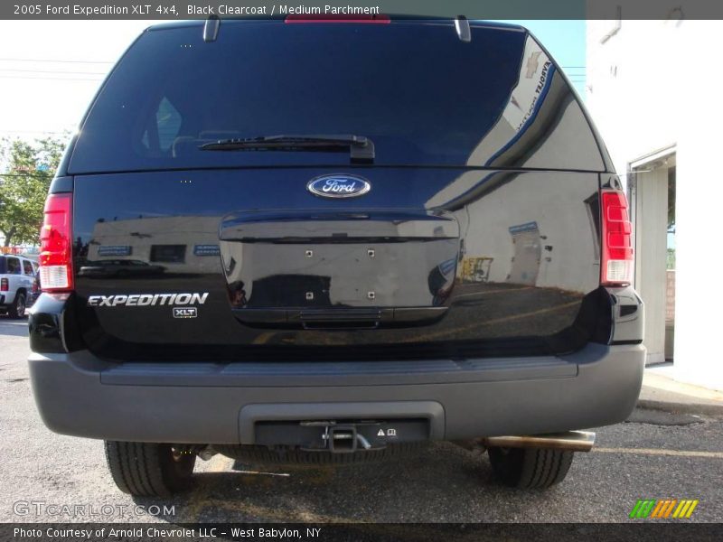 Black Clearcoat / Medium Parchment 2005 Ford Expedition XLT 4x4