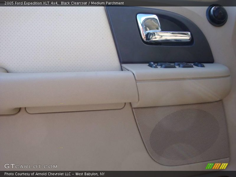 Black Clearcoat / Medium Parchment 2005 Ford Expedition XLT 4x4