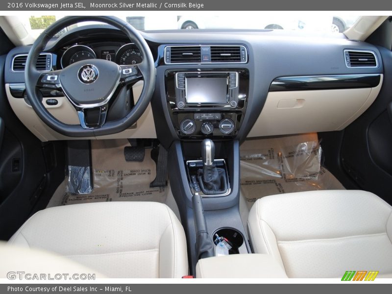 Moonrock Silver Metallic / Cornsilk Beige 2016 Volkswagen Jetta SEL