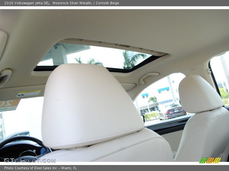 Moonrock Silver Metallic / Cornsilk Beige 2016 Volkswagen Jetta SEL