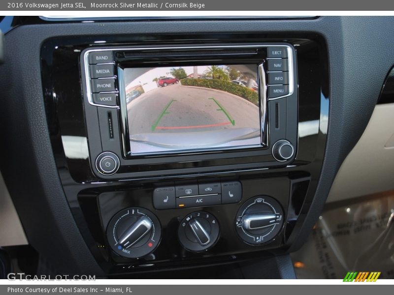 Moonrock Silver Metallic / Cornsilk Beige 2016 Volkswagen Jetta SEL