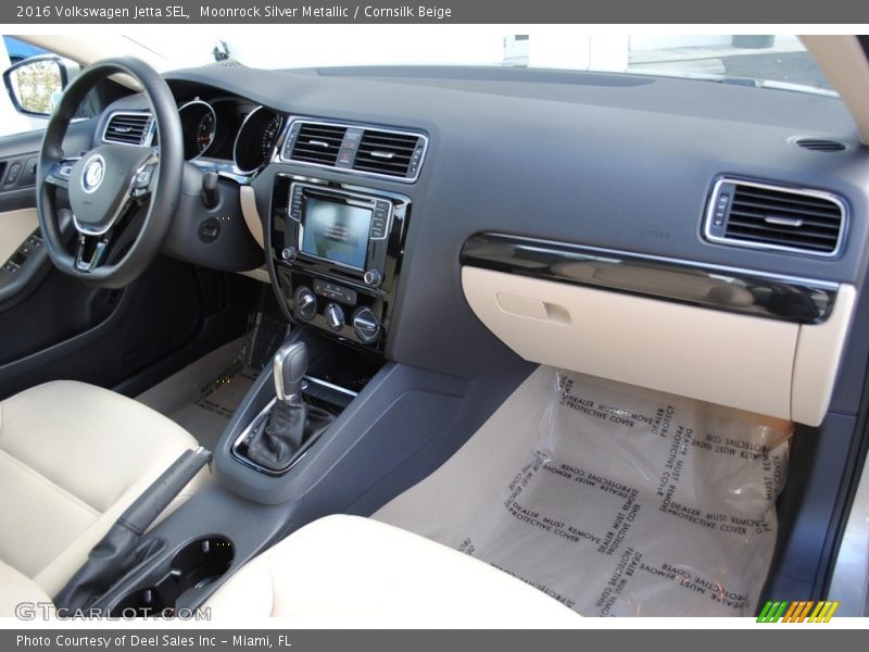 Moonrock Silver Metallic / Cornsilk Beige 2016 Volkswagen Jetta SEL
