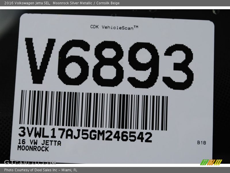 Moonrock Silver Metallic / Cornsilk Beige 2016 Volkswagen Jetta SEL
