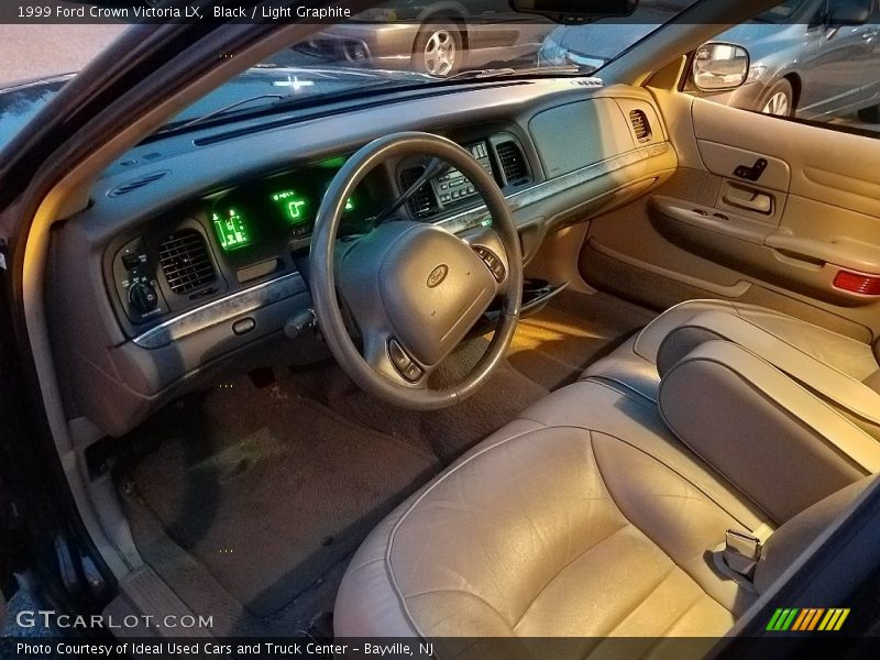 Black / Light Graphite 1999 Ford Crown Victoria LX