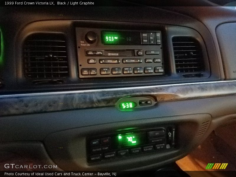 Black / Light Graphite 1999 Ford Crown Victoria LX