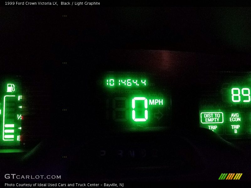 Black / Light Graphite 1999 Ford Crown Victoria LX