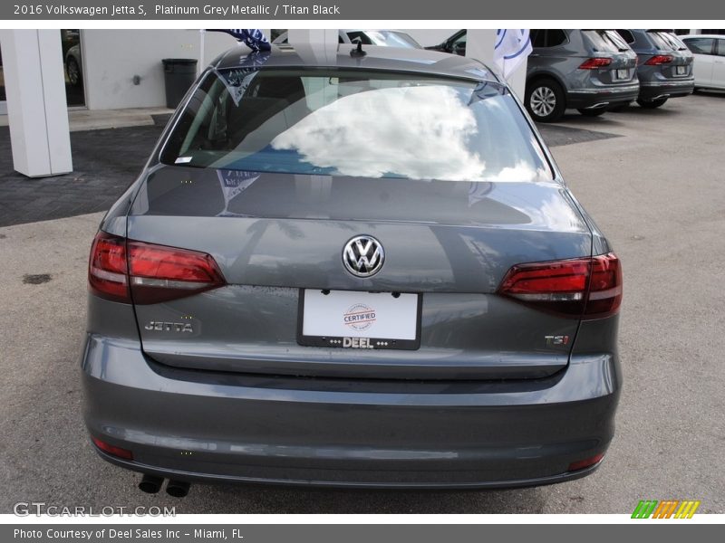 Platinum Grey Metallic / Titan Black 2016 Volkswagen Jetta S