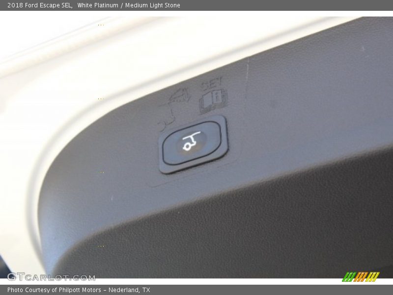 White Platinum / Medium Light Stone 2018 Ford Escape SEL