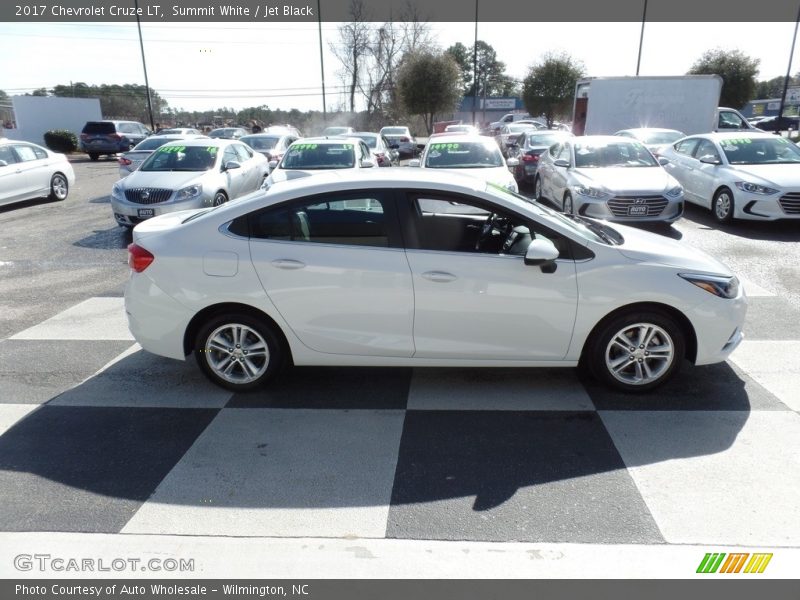 Summit White / Jet Black 2017 Chevrolet Cruze LT
