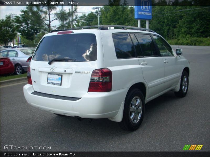 Super White / Ivory 2005 Toyota Highlander V6
