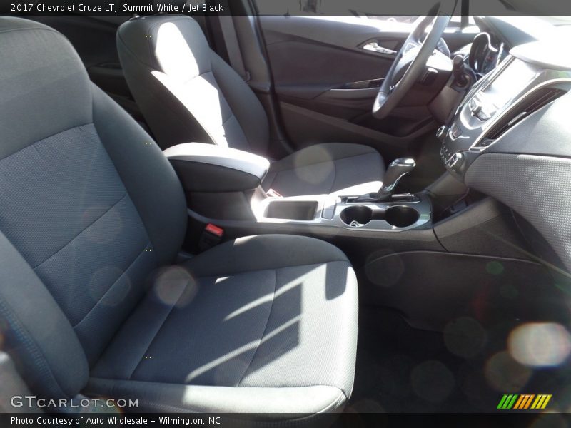 Summit White / Jet Black 2017 Chevrolet Cruze LT