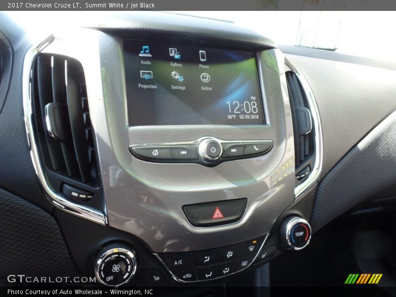 Summit White / Jet Black 2017 Chevrolet Cruze LT