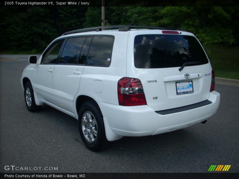 Super White / Ivory 2005 Toyota Highlander V6