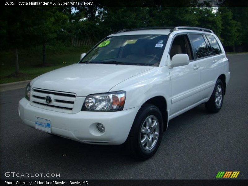 Super White / Ivory 2005 Toyota Highlander V6