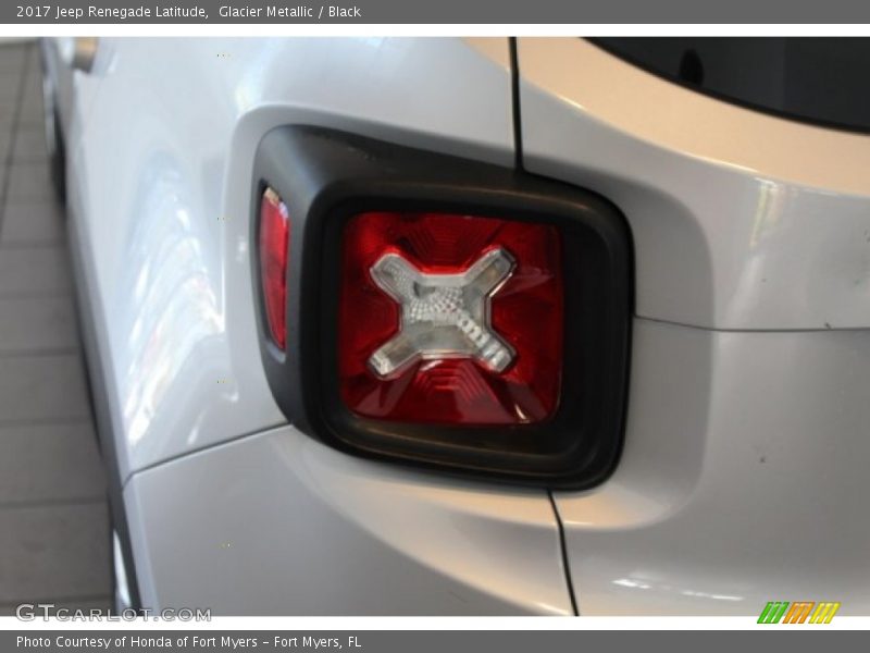 Glacier Metallic / Black 2017 Jeep Renegade Latitude