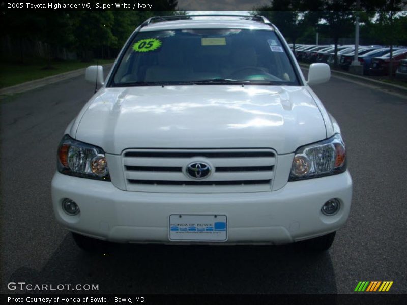 Super White / Ivory 2005 Toyota Highlander V6