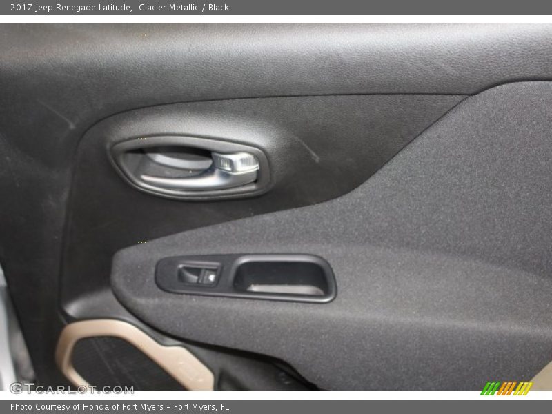 Glacier Metallic / Black 2017 Jeep Renegade Latitude