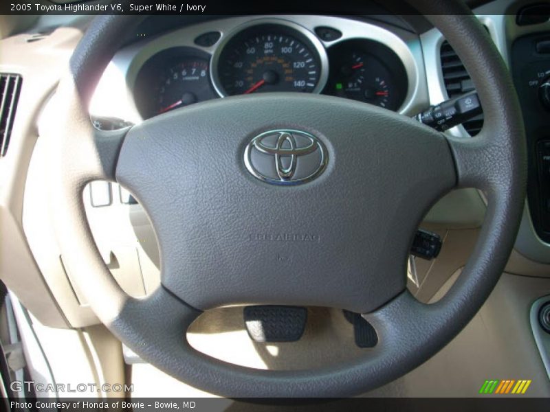Super White / Ivory 2005 Toyota Highlander V6