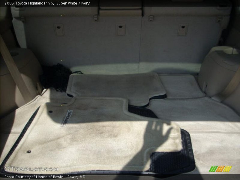 Super White / Ivory 2005 Toyota Highlander V6
