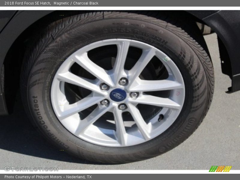 Magnetic / Charcoal Black 2018 Ford Focus SE Hatch